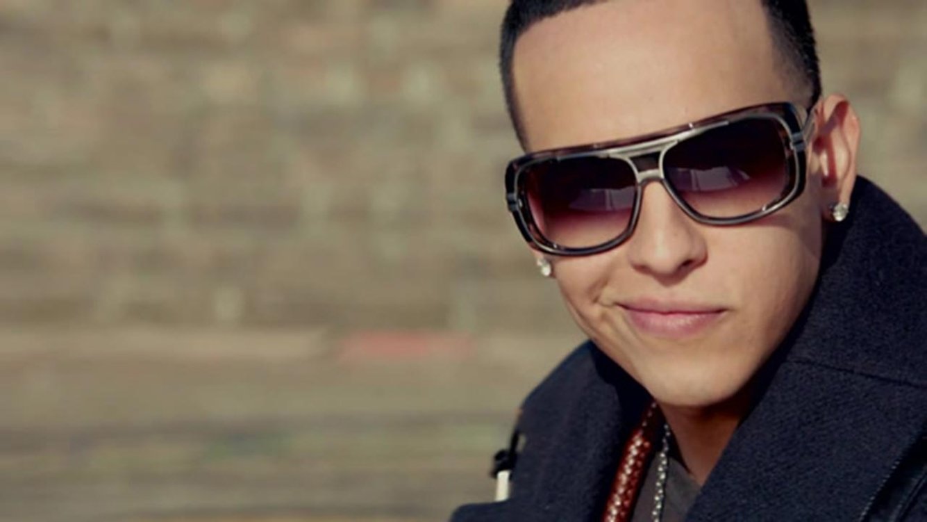 Daddy Yankee muestra el Shaky Shaky - Yipies Revista